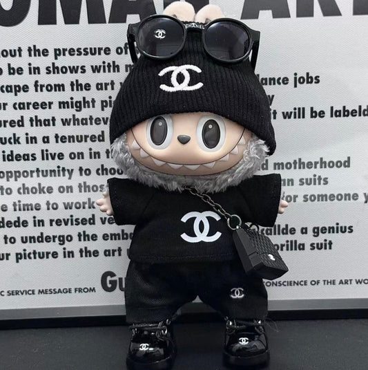 Celý Černý Chanel Outfit